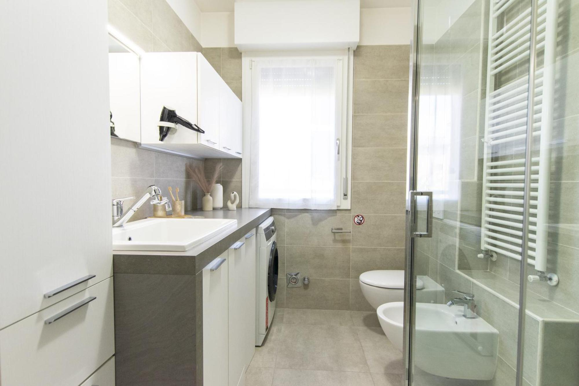 We - Larga32 House *