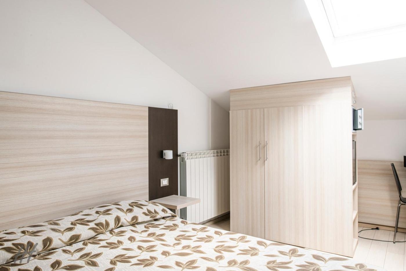 Hotel Holiday- Finestrella Bologna