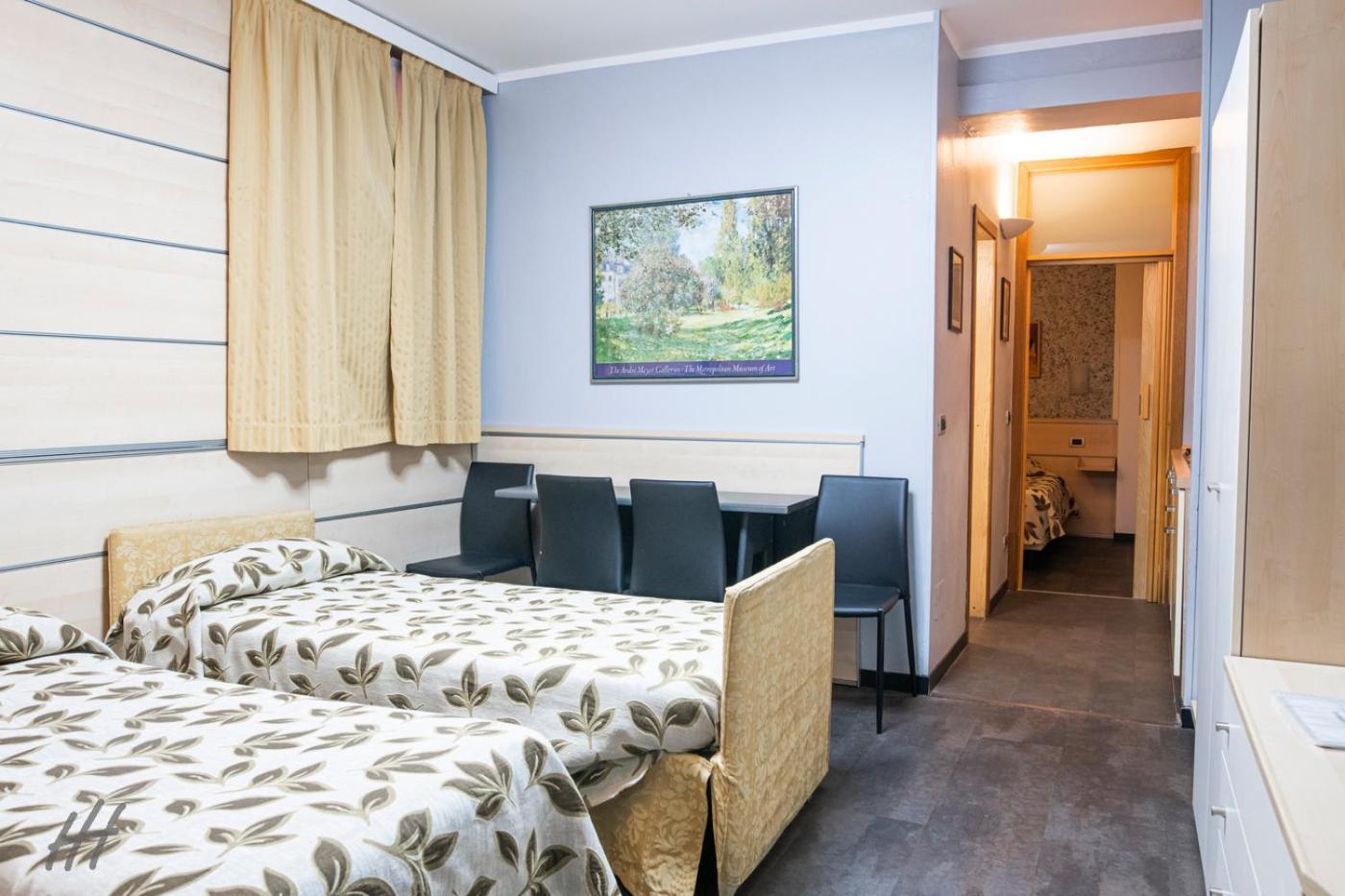 Holiday- Finestrella 3* Bologna