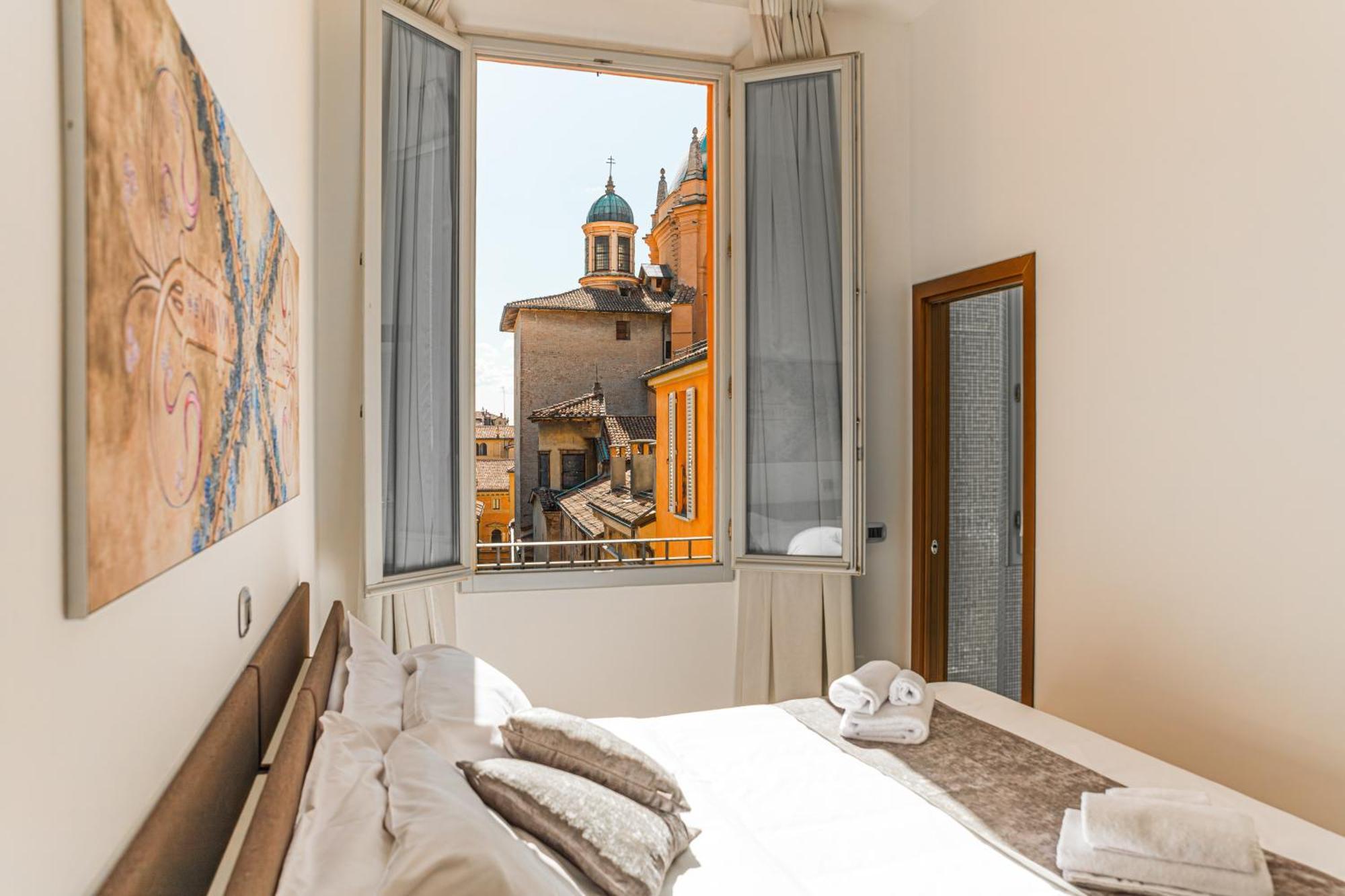 Immobo Panorama - Piazza Maggiore View * Bolonha