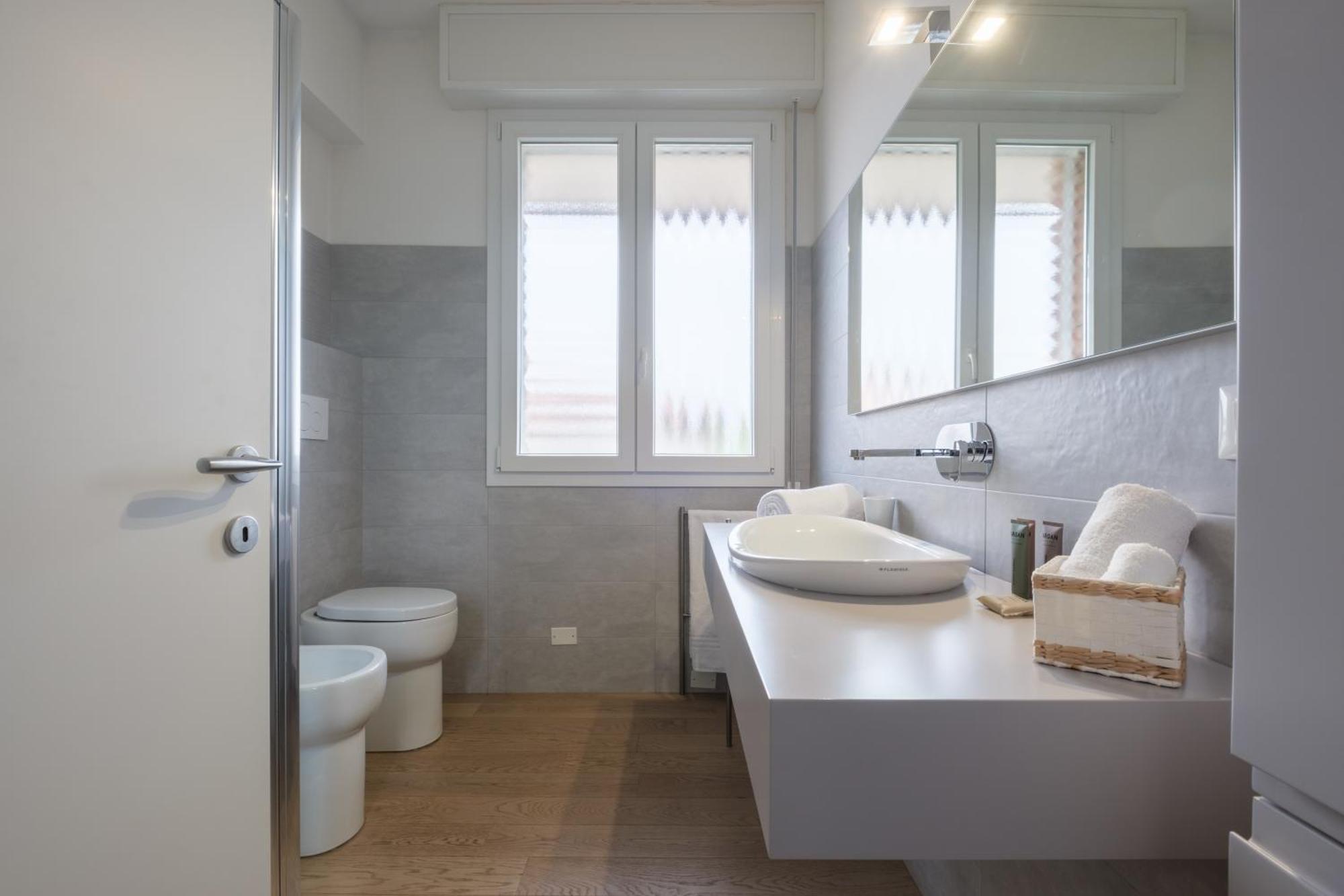 Classic And Elegant Style In Old Town Appartamento *