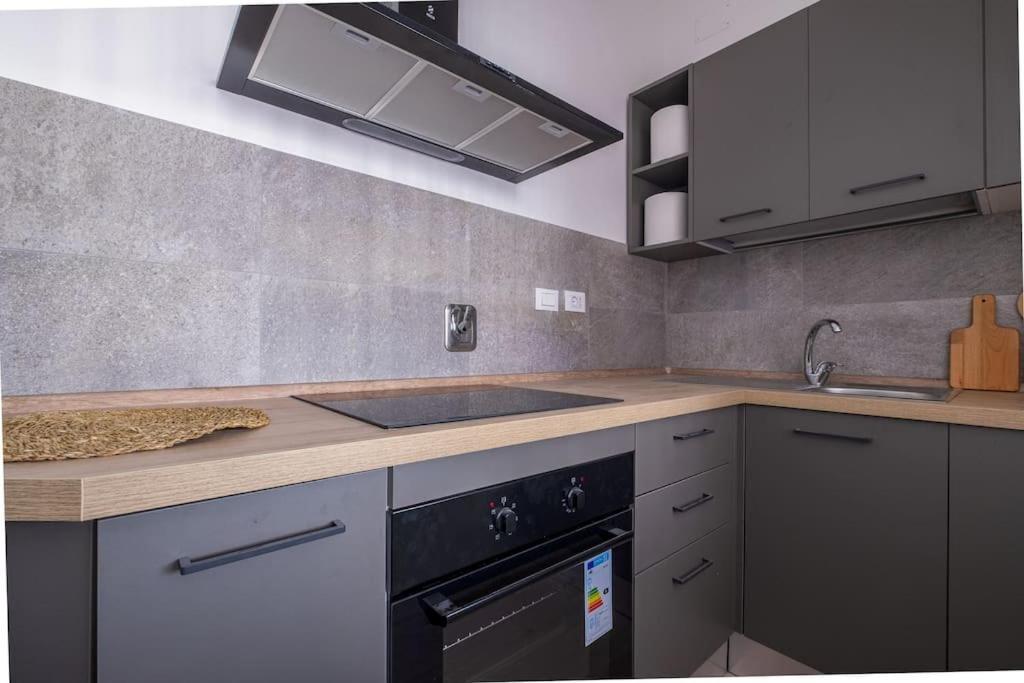 Apartment Affittichiari A *