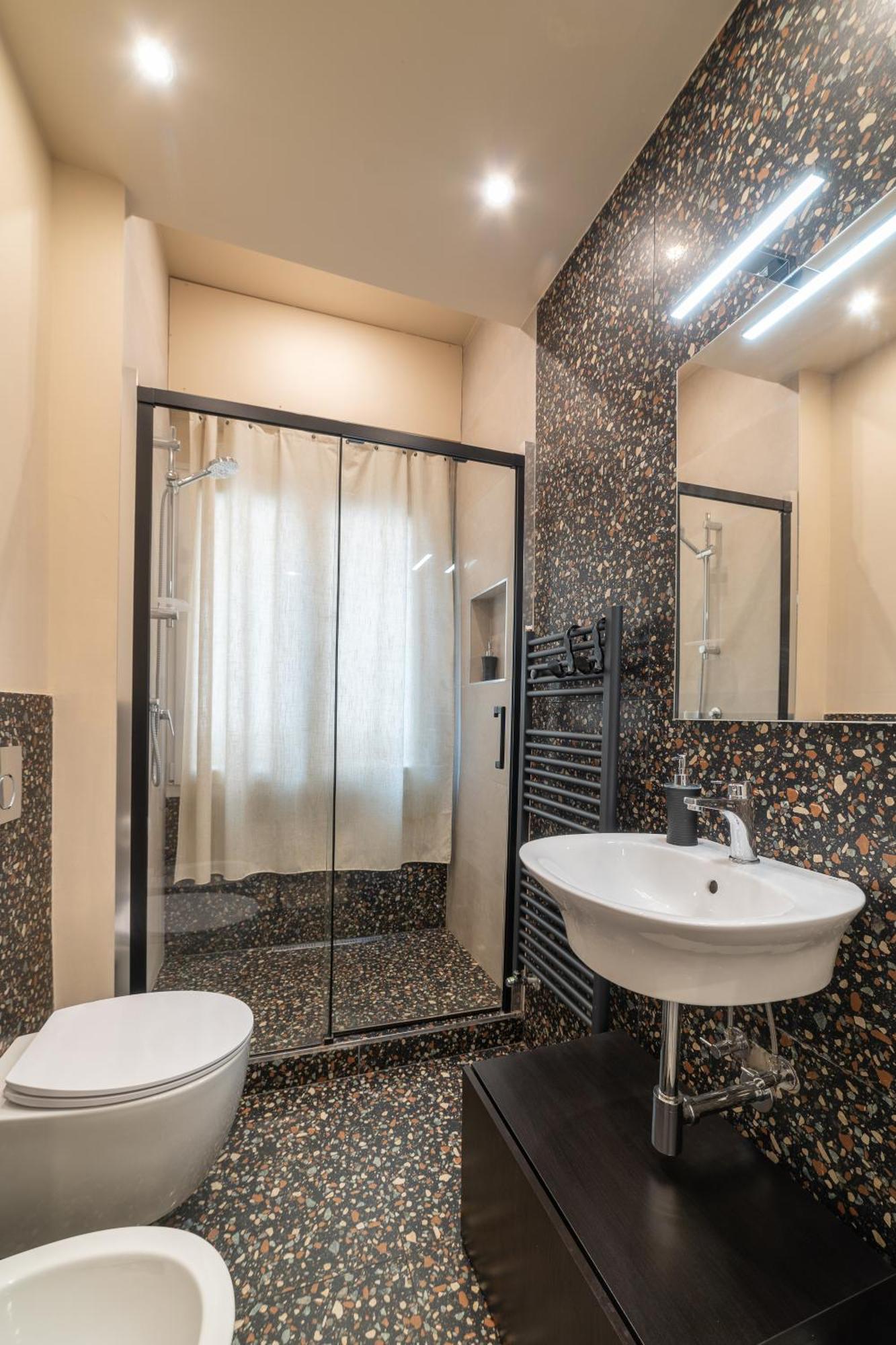 Casa Daura - Your Comfortable In - Parking Apartment Bologna