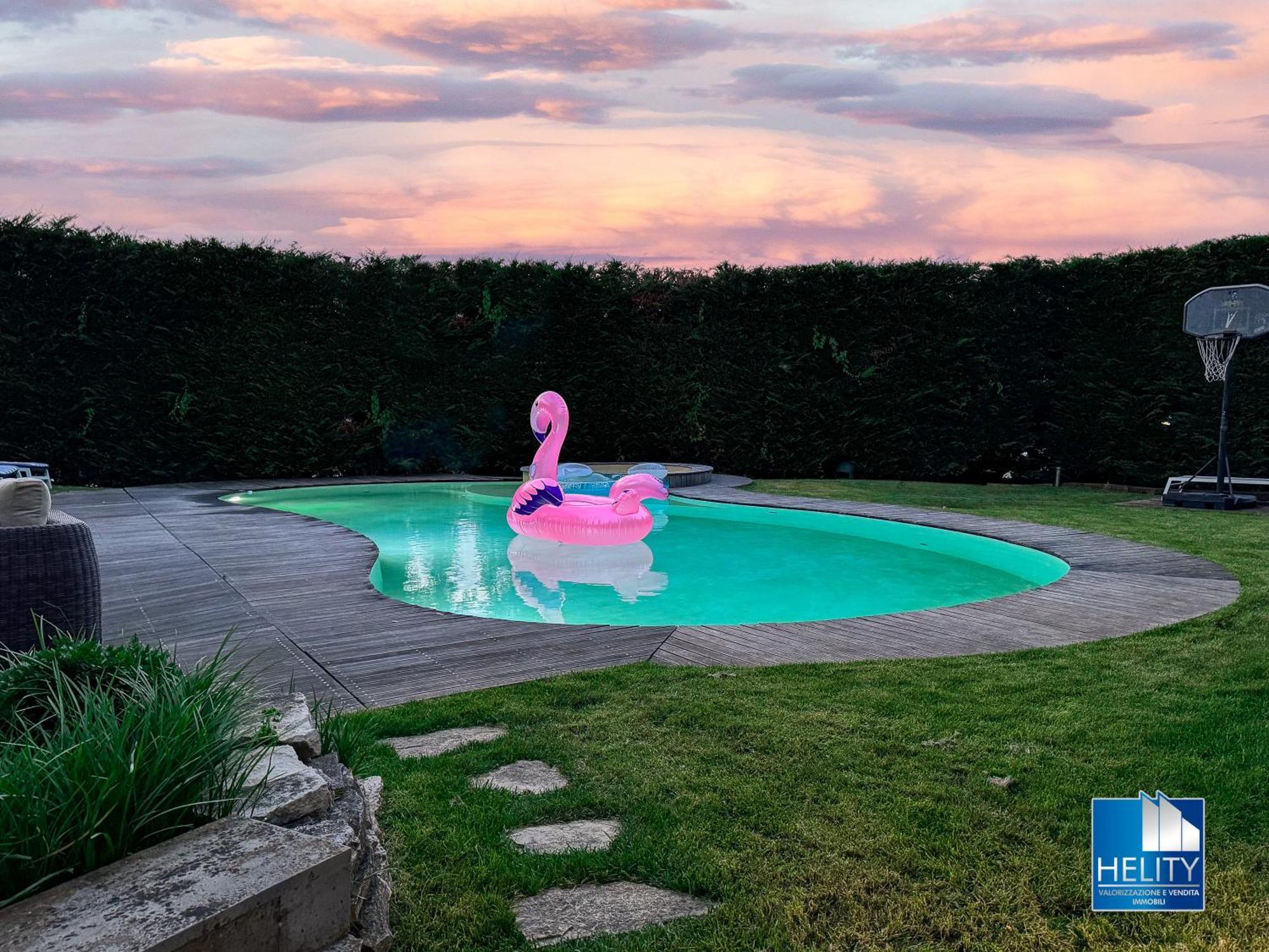 Villa Blissful Havenluxurious With Pool* * * * * Bologne