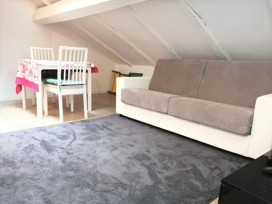 Maison Mirt Apartment *