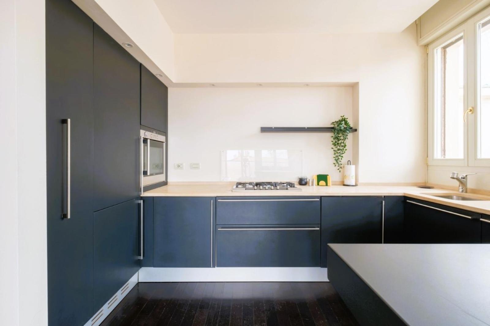 Elegant Penthouse With A View Of The Two Towers And Piazza Maggiore Appartamento *