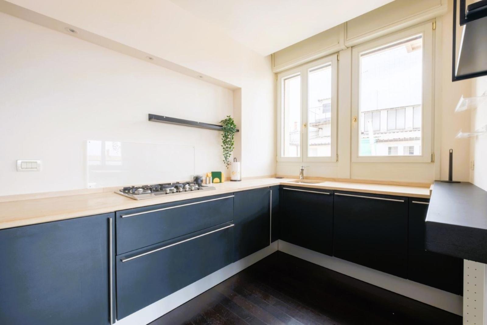 Elegant Penthouse With A View Of The Two Towers And Piazza Maggiore Appartamento