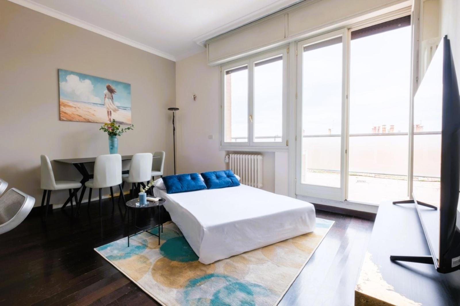 Elegant Penthouse With A View Of The Two Towers And Piazza Maggiore * Bologna