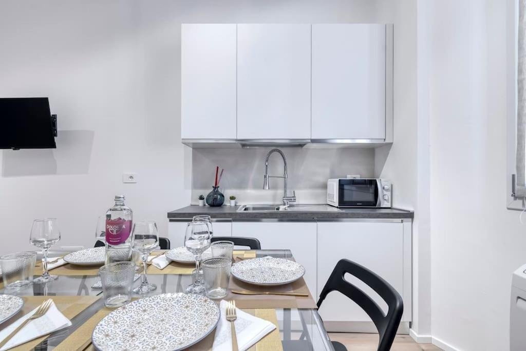 Carbonara Palace 5 - Luxury Comfort Under Medieval Towers *