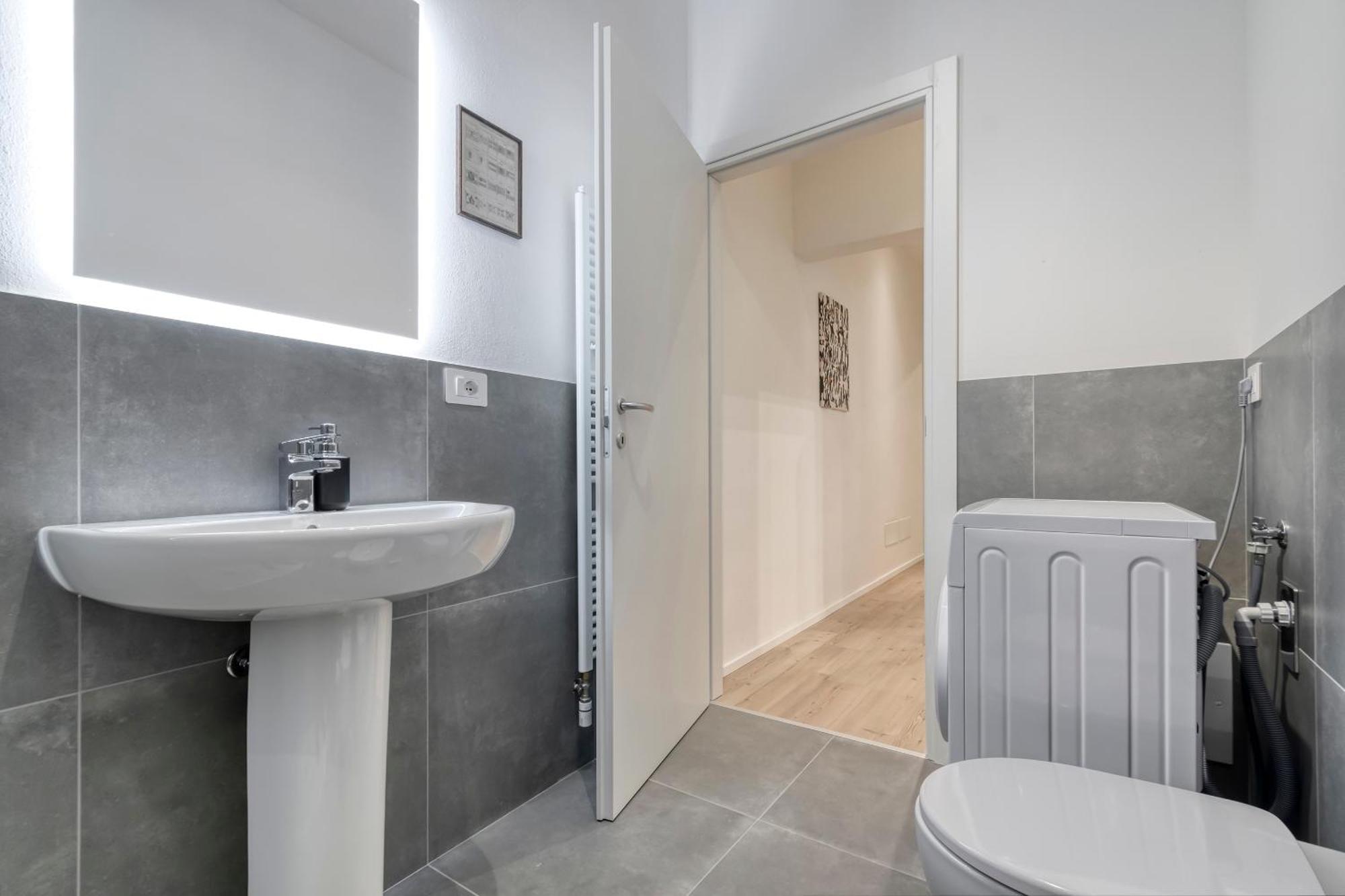 Carbonara Palace 2 - Luxury Comfort Under Medieval Towers Appartamento