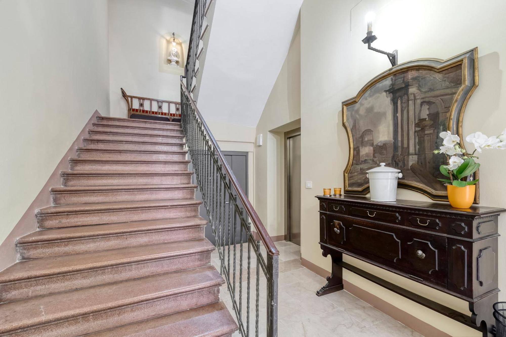 Carbonara Palace 2 - Luxury Comfort Under Medieval Towers Appartamento *