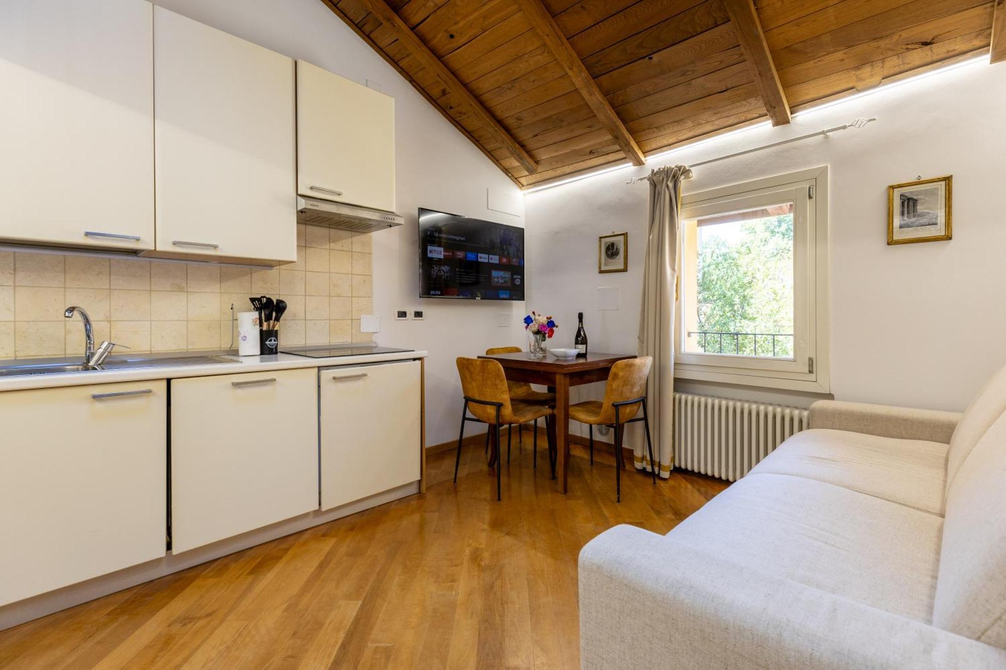 Frassinago Suites-bolognarooms *