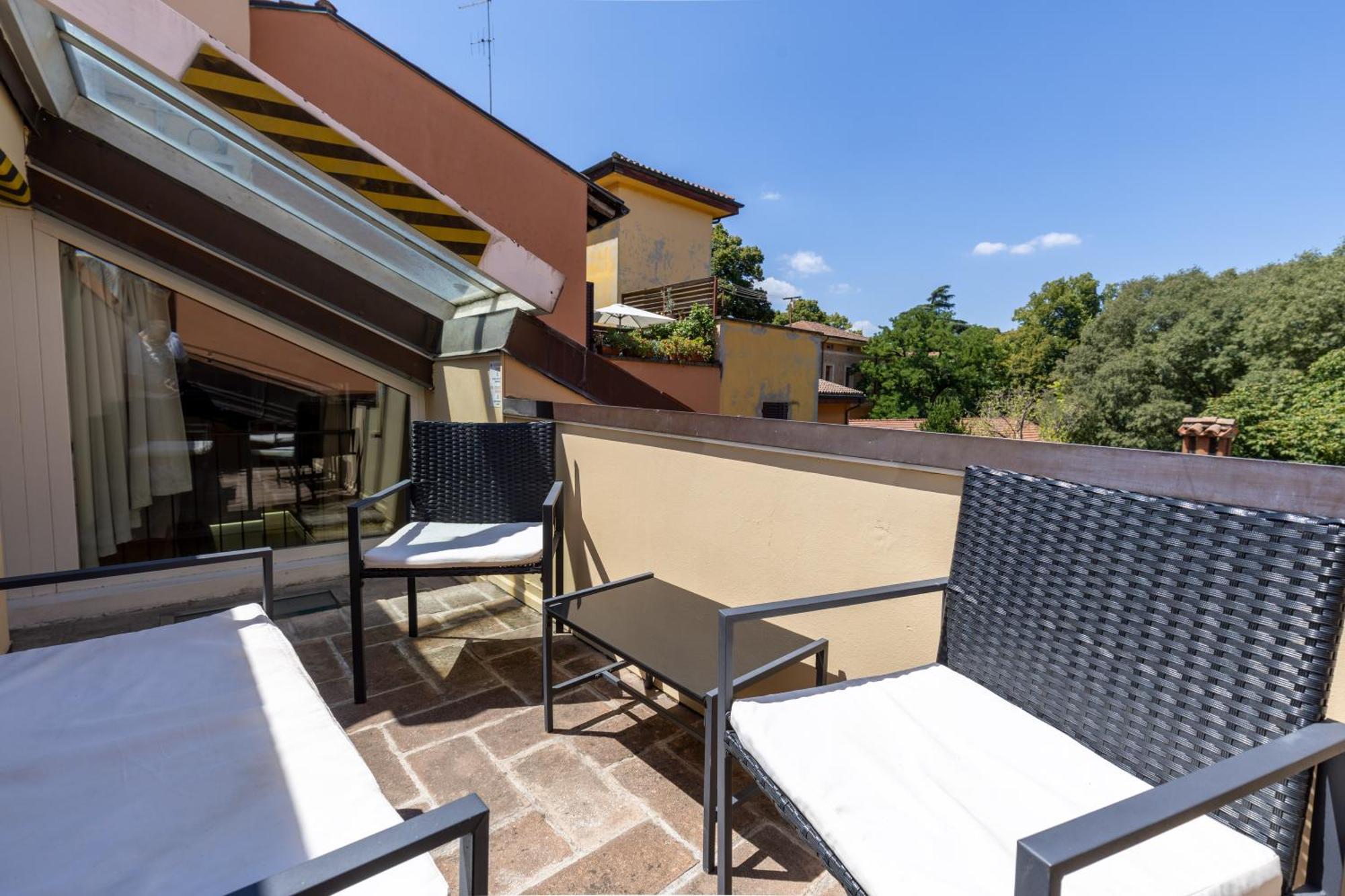 Frassinago Suites-bolognarooms