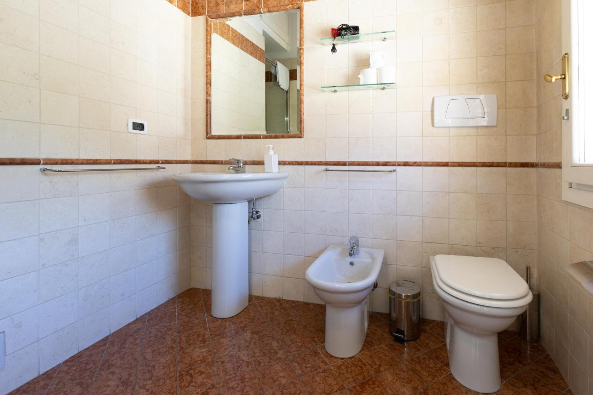 Frassinago Suites-bolognarooms *