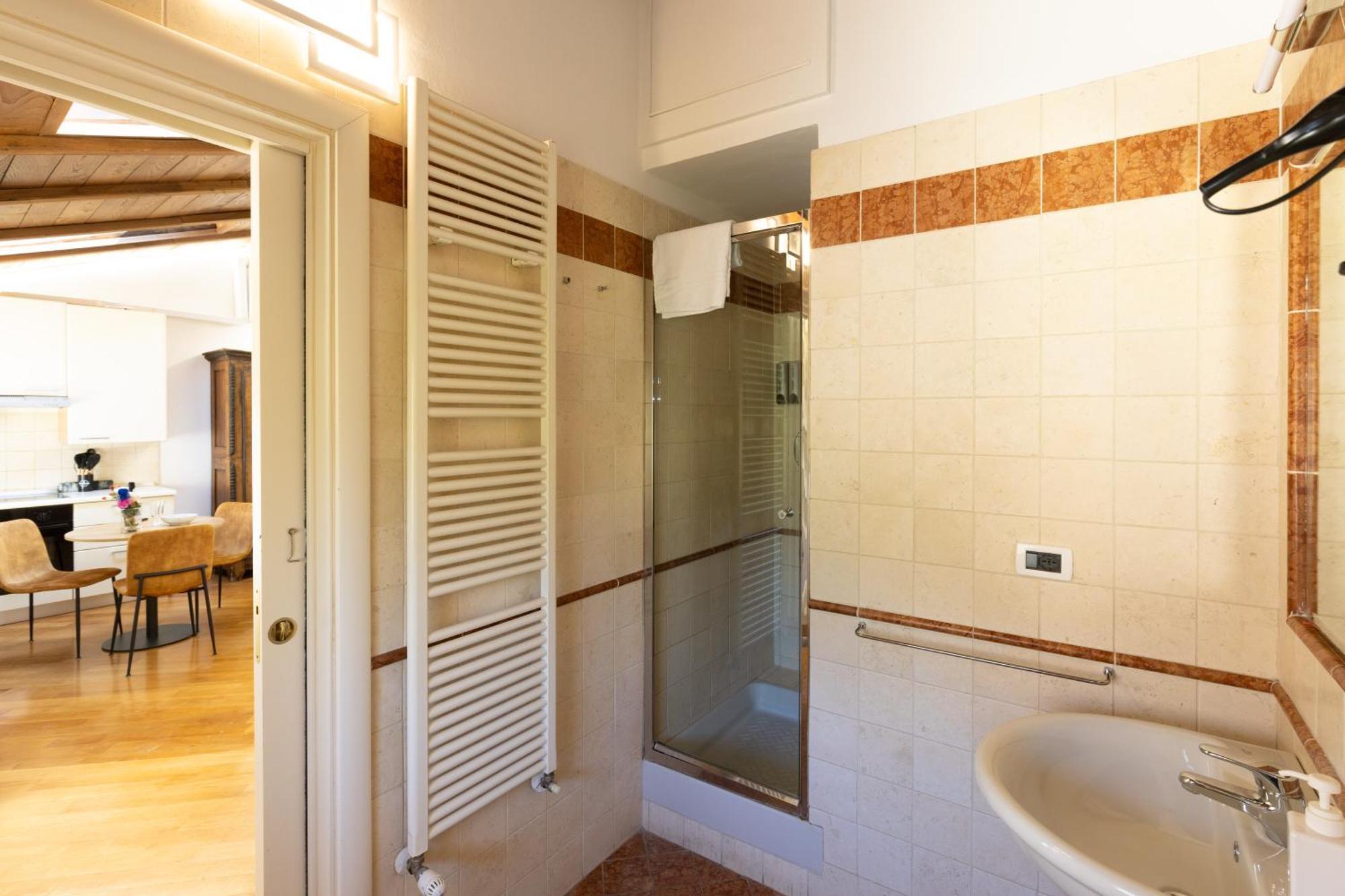Appartamento Frassinago Suites-bolognarooms *