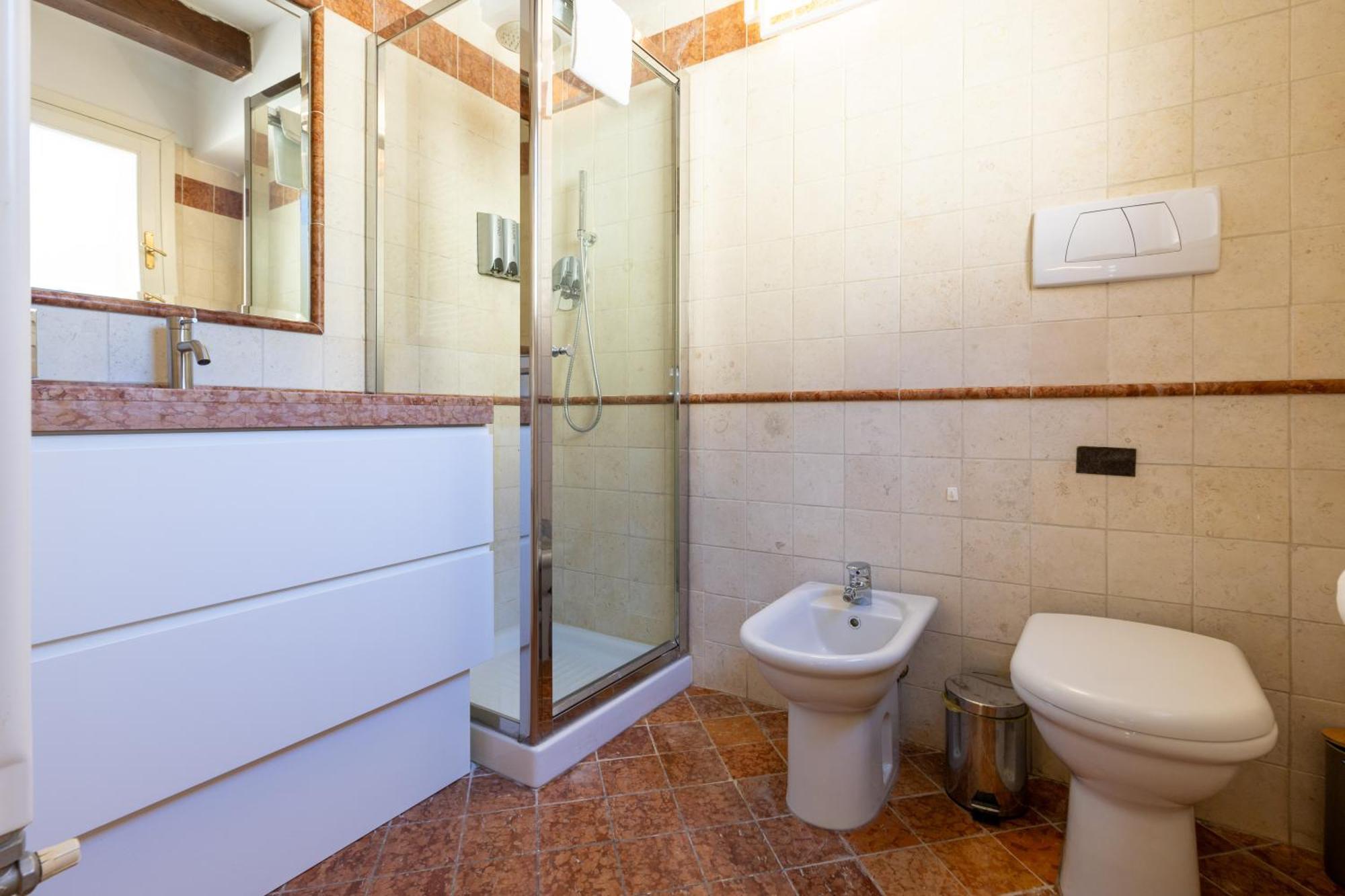 Frassinago Suites-bolognarooms *