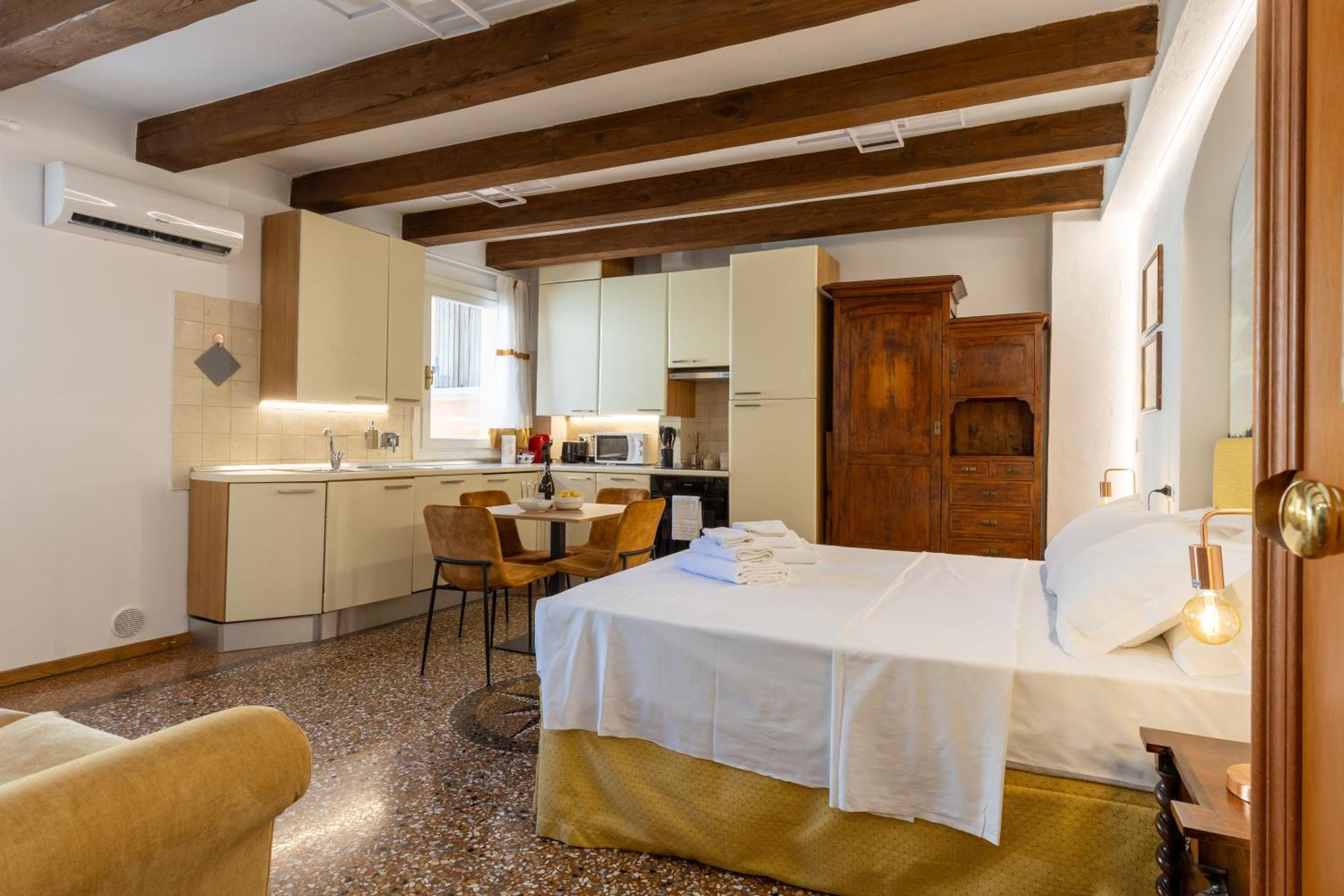 Appartamento Frassinago Suites-bolognarooms