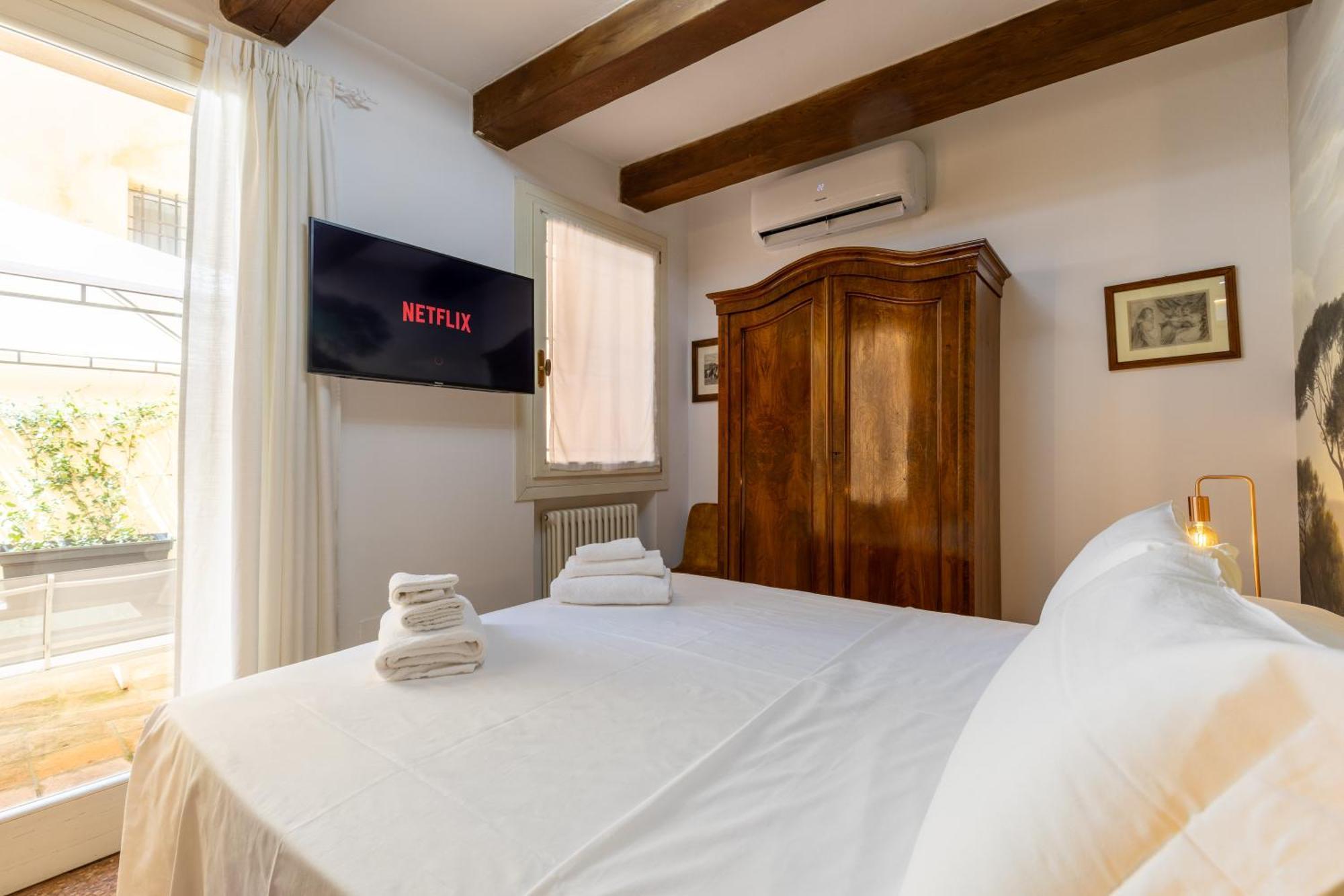 Frassinago Suites-bolognarooms *