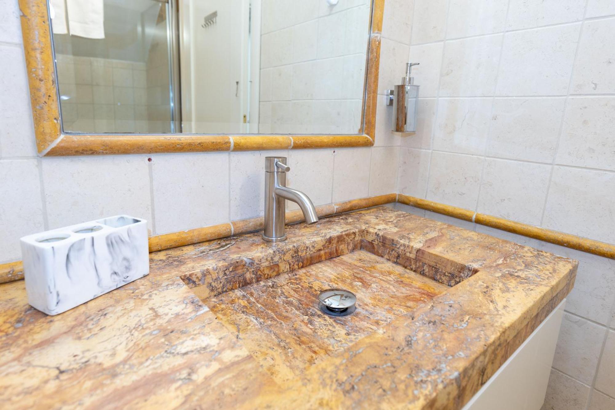 Frassinago Suites-bolognarooms