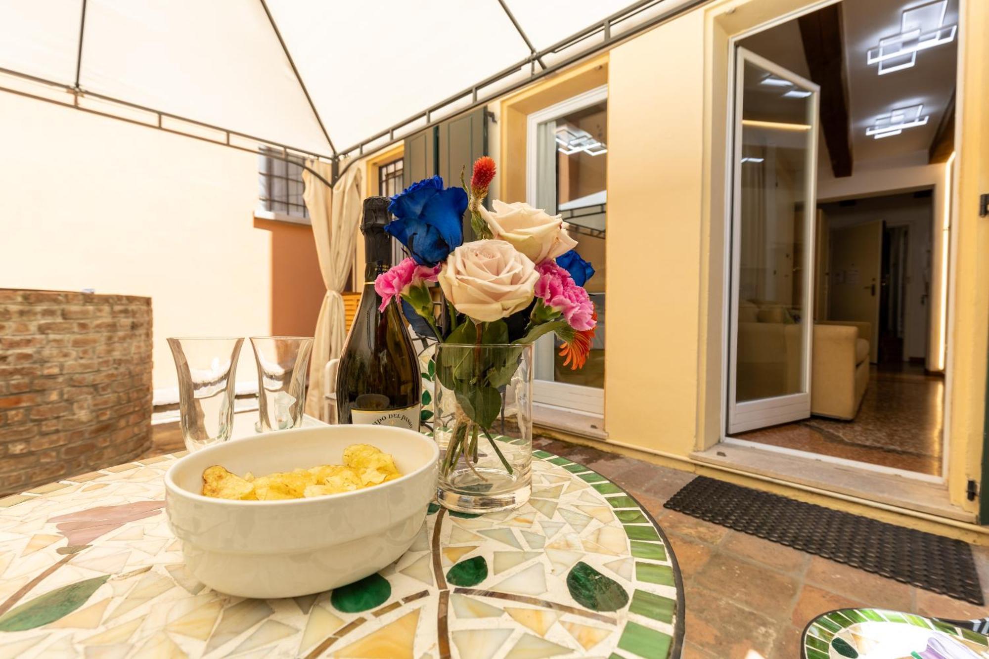 Frassinago Suites-bolognarooms