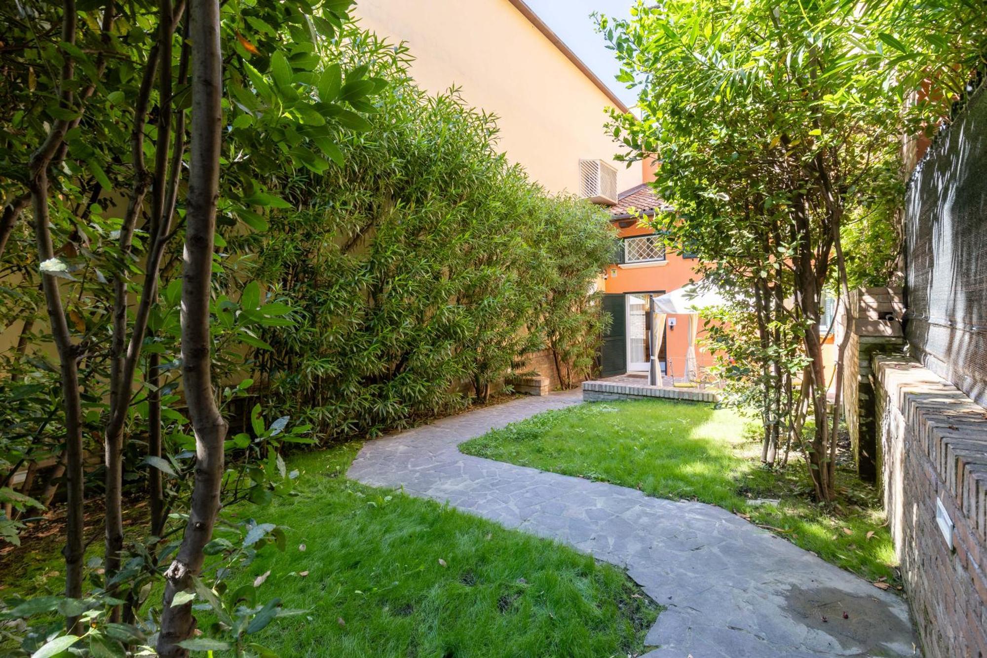 Isaia Garden - Bolognarooms Bolonia