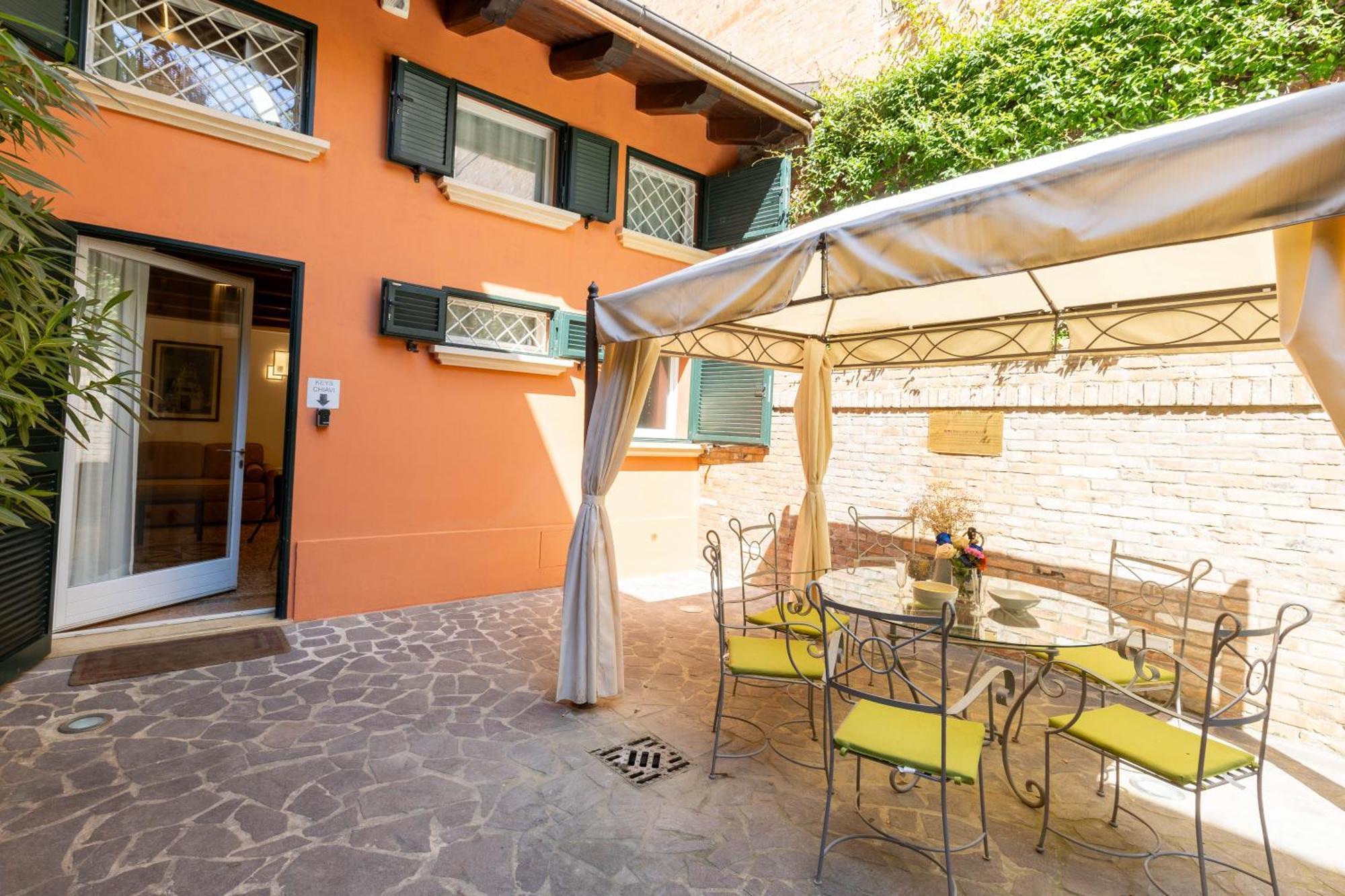 Isaia Garden - Bolognarooms Casa vacanze *