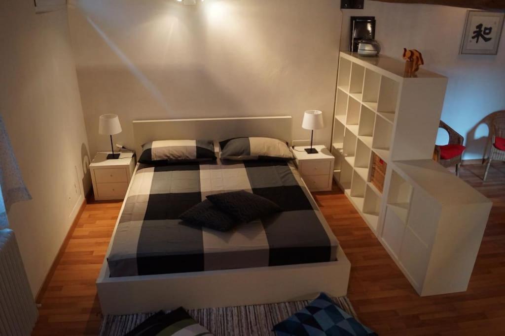 Apartamento Lovely Nel Centro Storico Di Bolonha