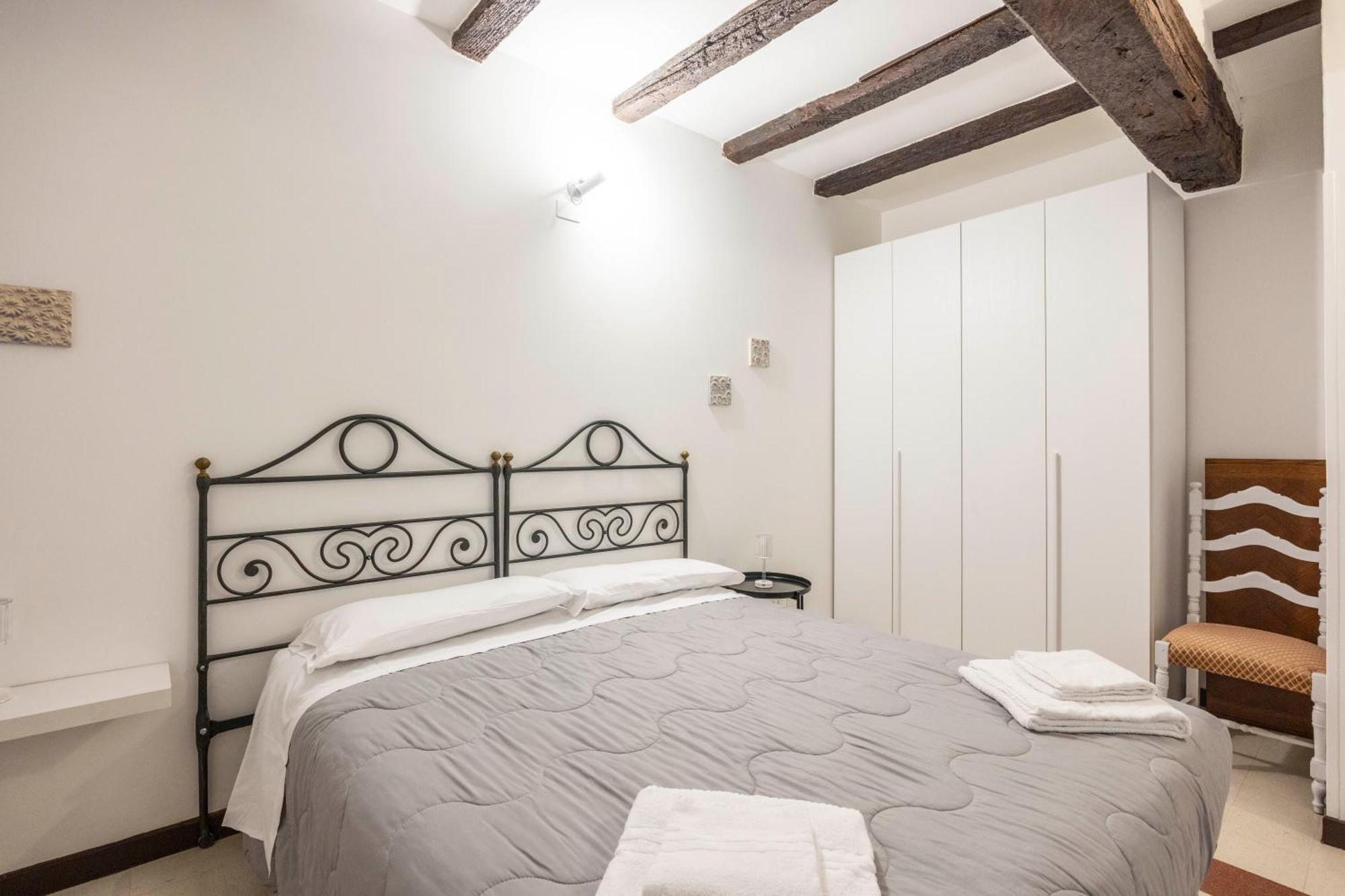 Ambra Maison, By Short Holidays Apartment