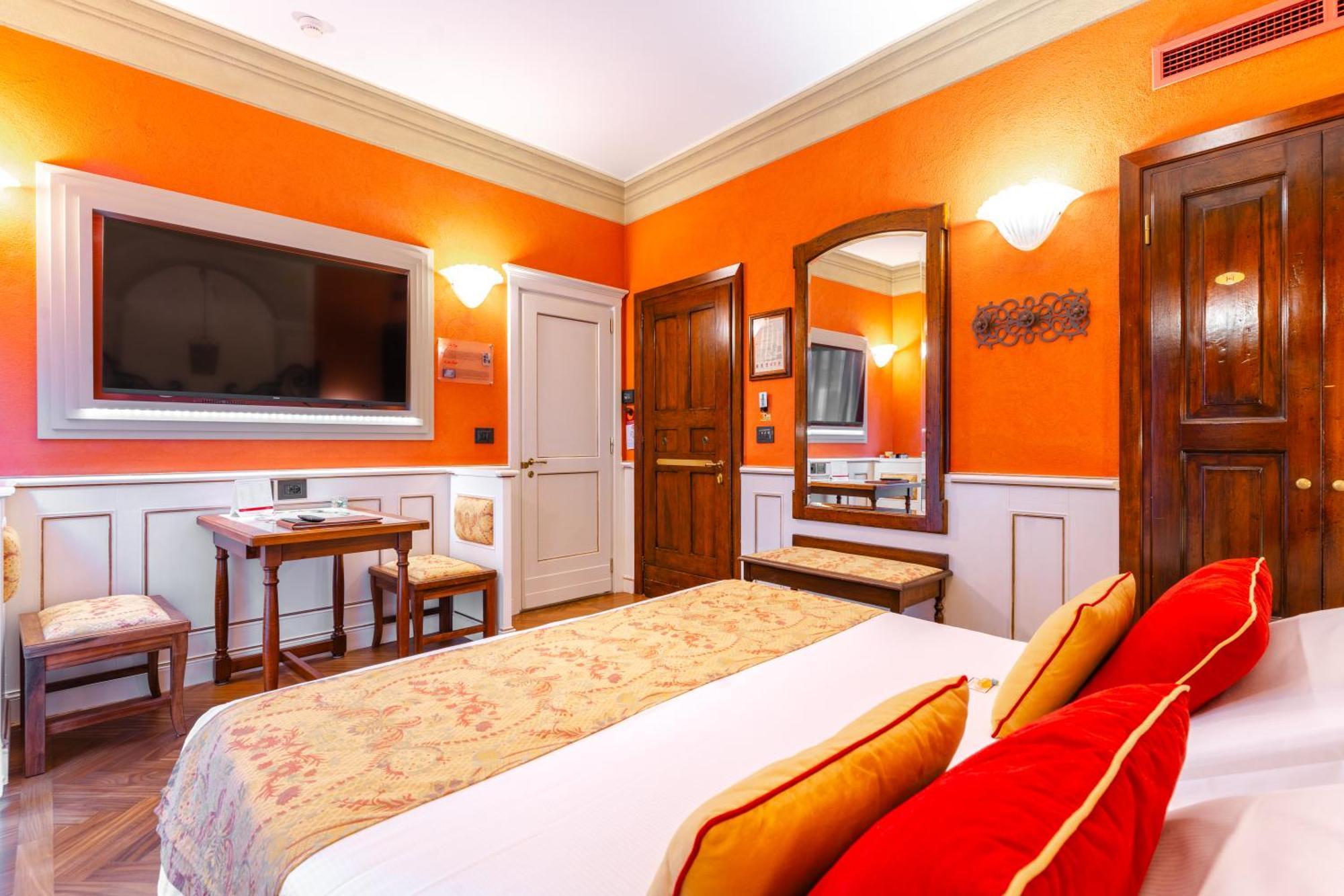 Art Commercianti Hotel 4*