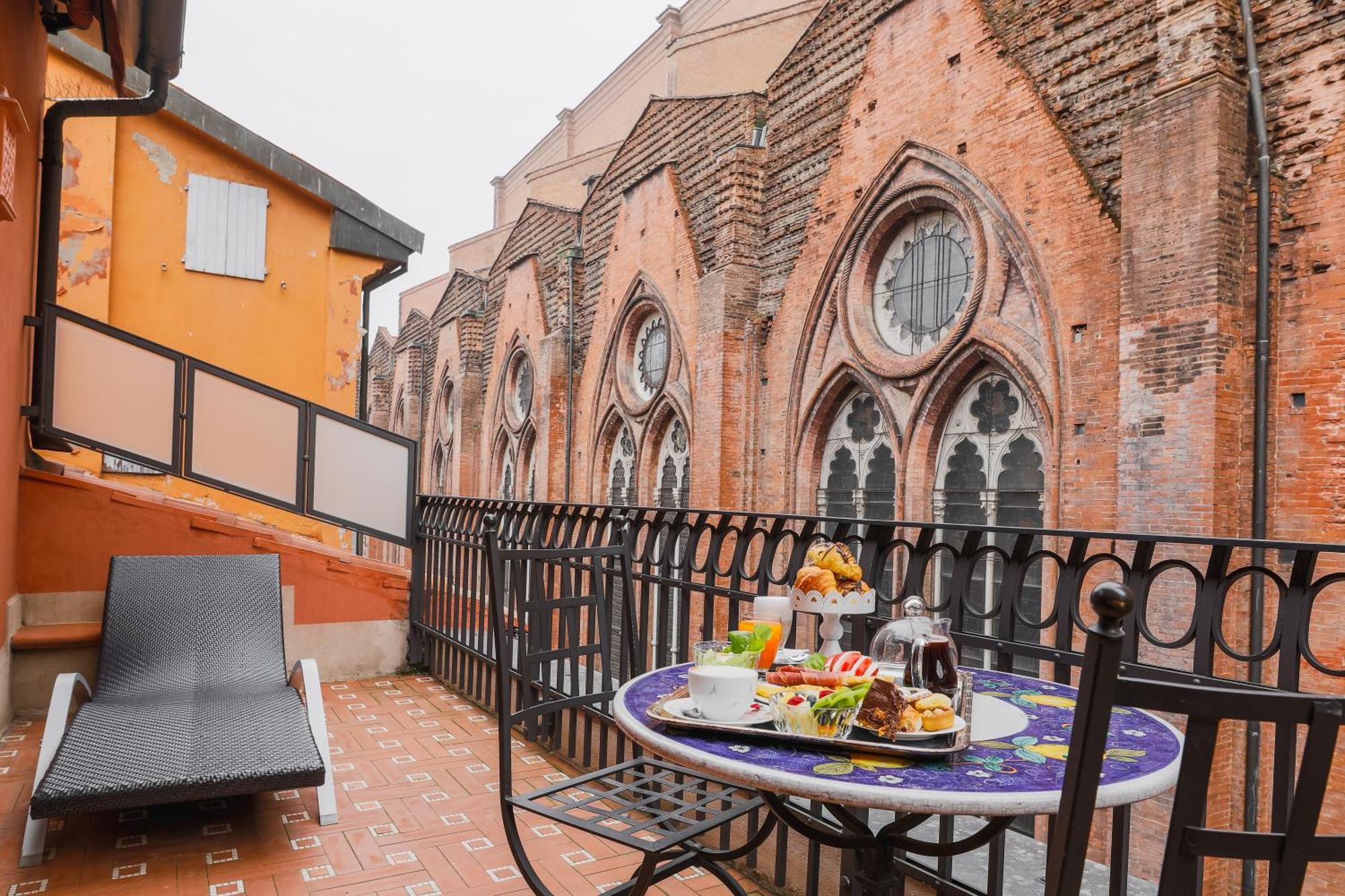 Art Commercianti Hotel 4*