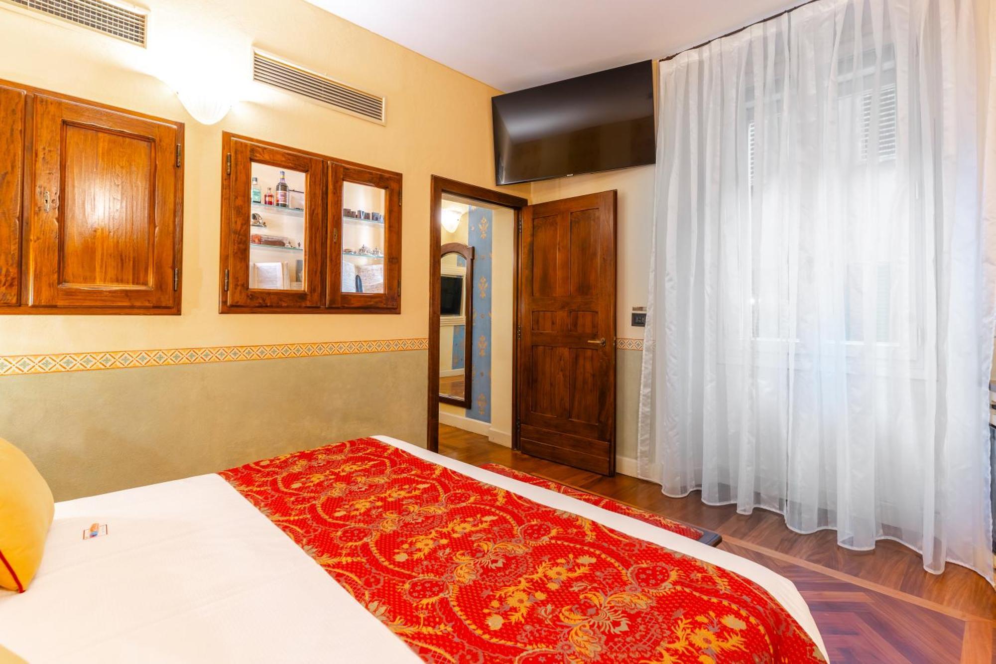 Hotel Art Commercianti 4*
