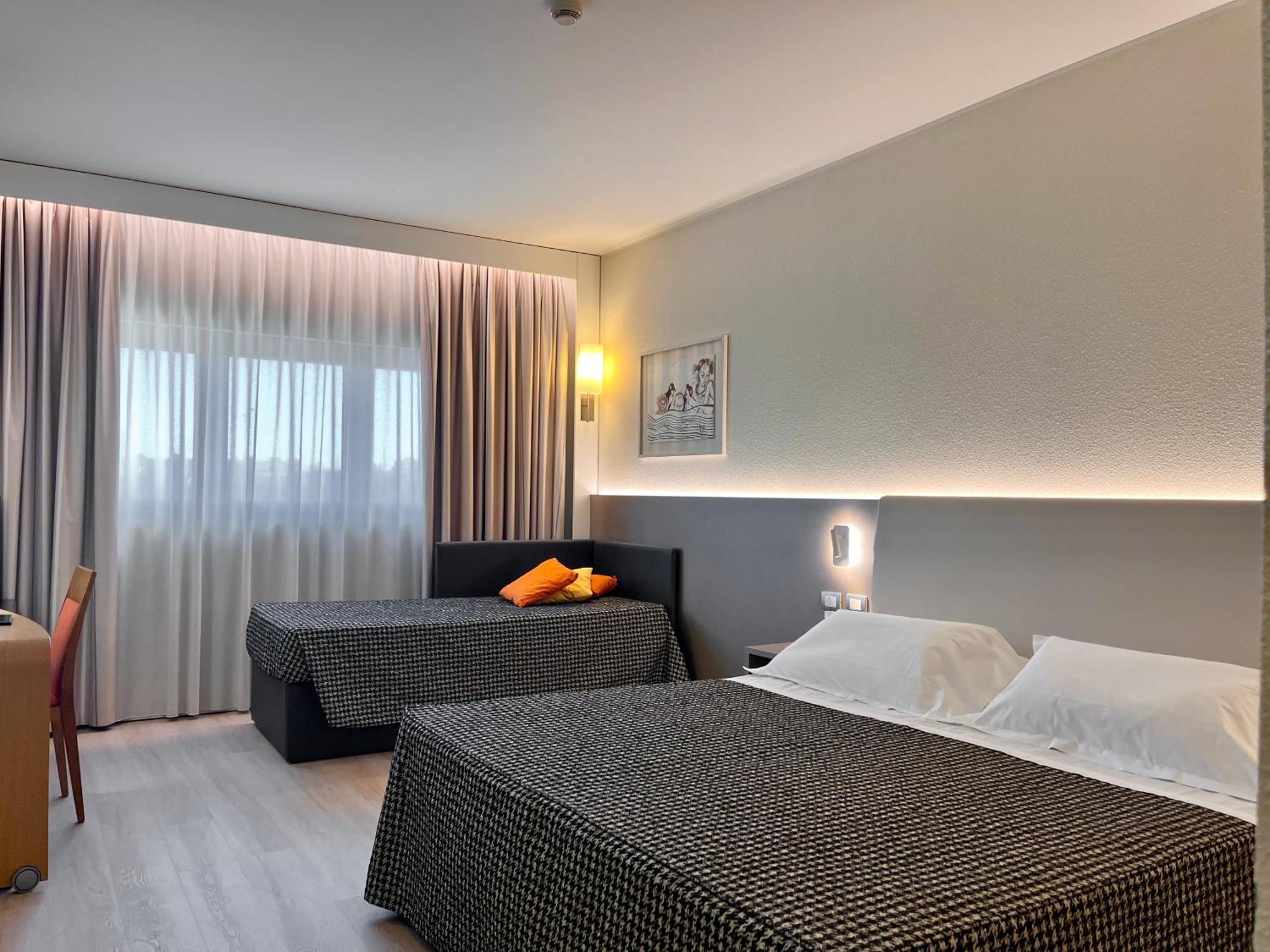 Hotel The Sydney 4*