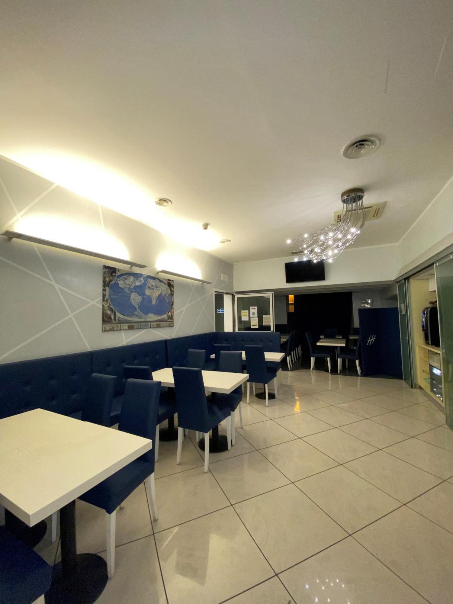 Holiday- Finestrella 3*