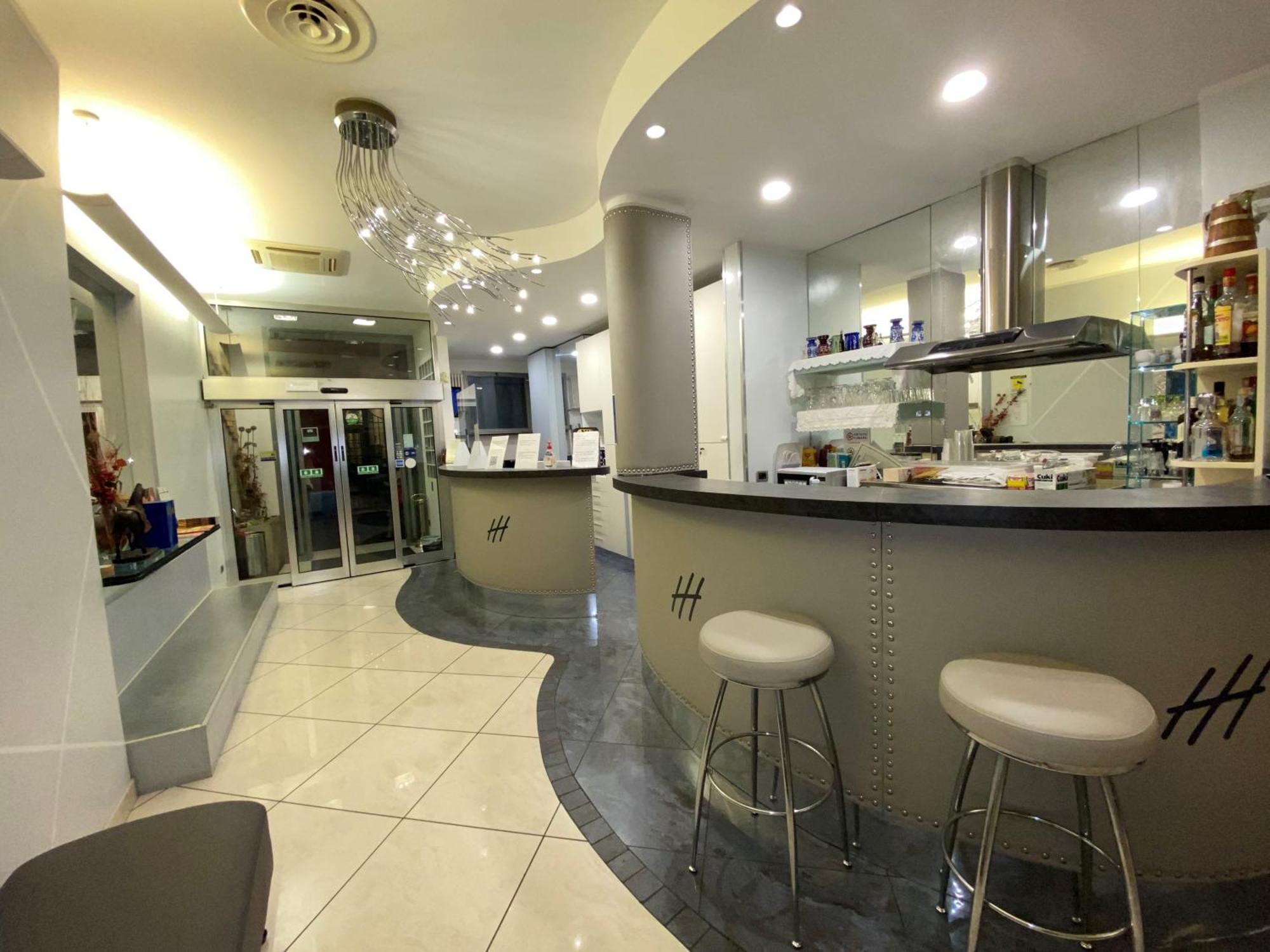 Holiday- Finestrella Hotel Bologna
