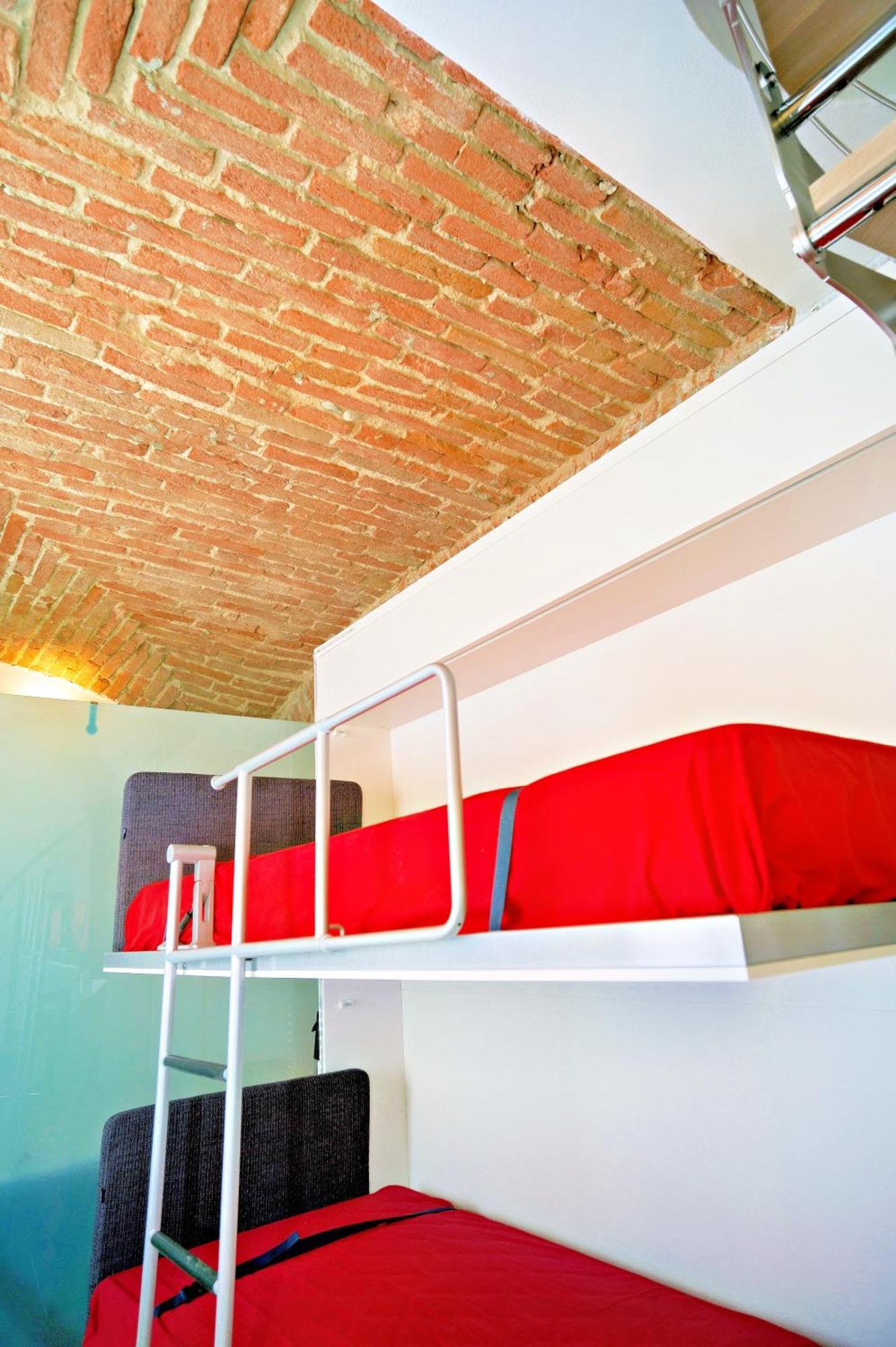 Elegant And Modern Loft In Medieval Bolonia