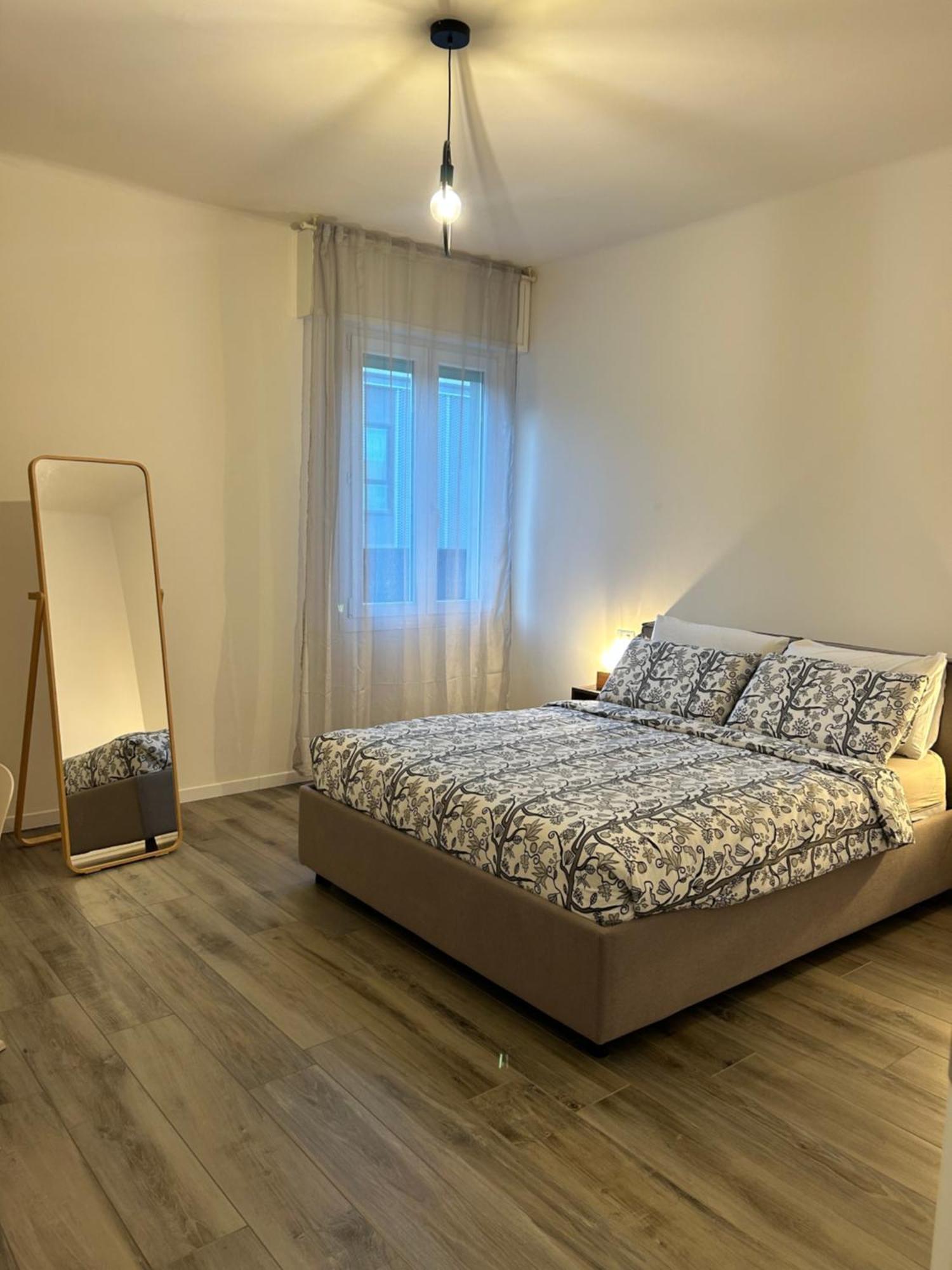 Modern Centraal Gelegen In Bologna. Appartement *