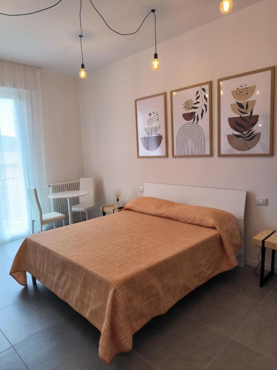 Bed & Breakfast 48 *