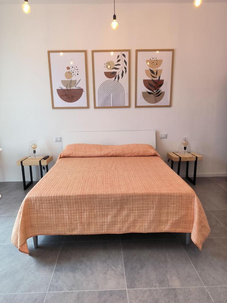 48 Bed & Breakfast