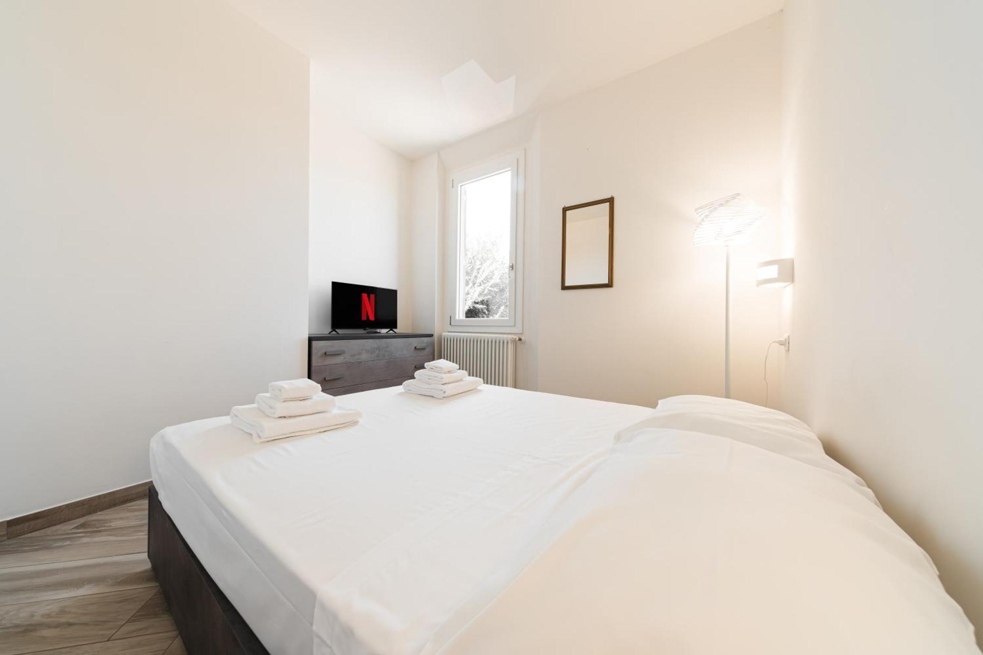 Appartamento Carracci House - Free Parking - Station - Center E Fiera *