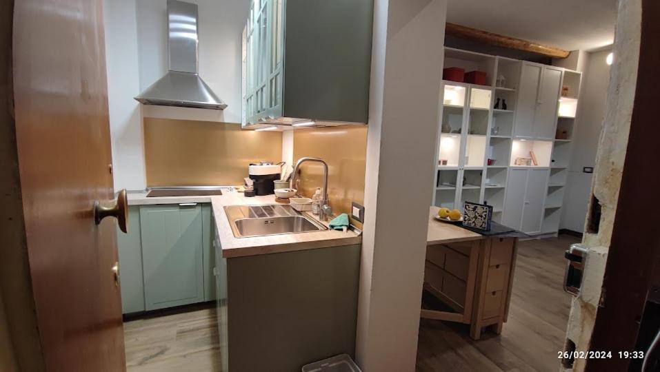 Centro Storico Di Via Petroni Apartamento *