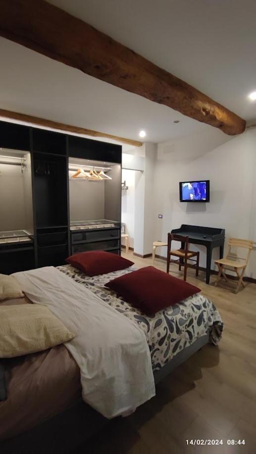 Apartment Centro Storico Di Via Petroni Bologna
