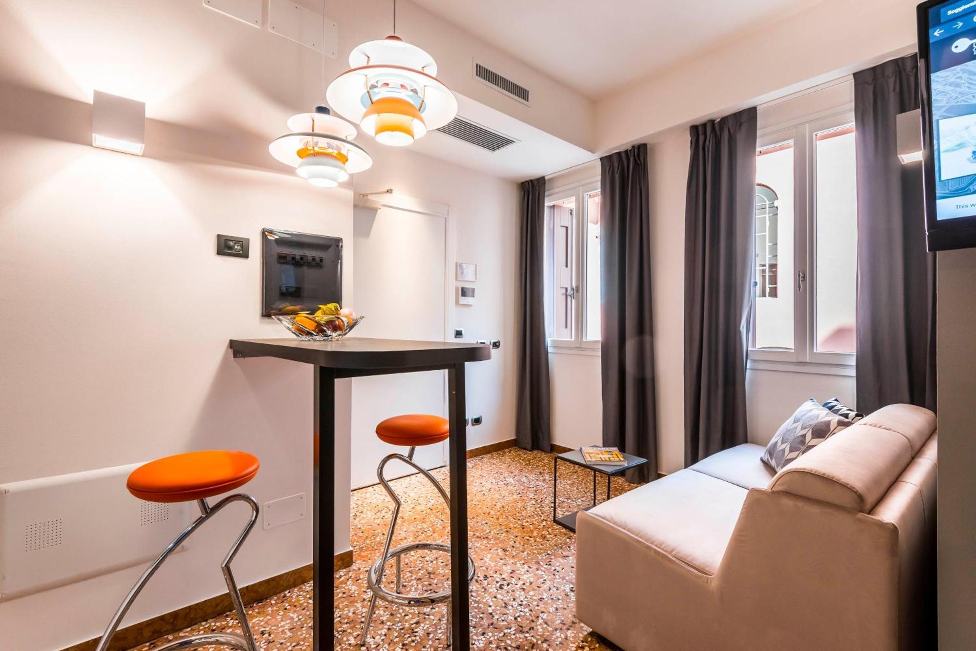 Futurism - Luxury By Design Club Collection Bologna