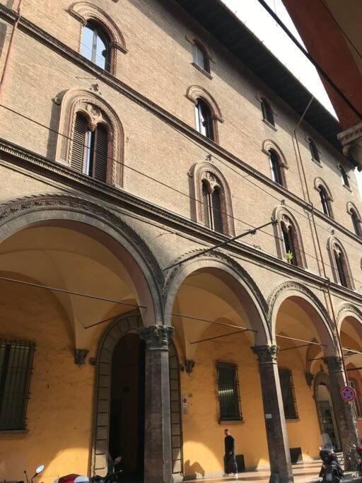 Cozy And Quiet Near Two Towers, Appartamento *