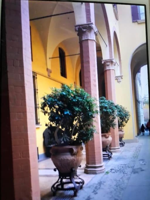 Appartamento Cozy And Quiet Near Two Towers, *
