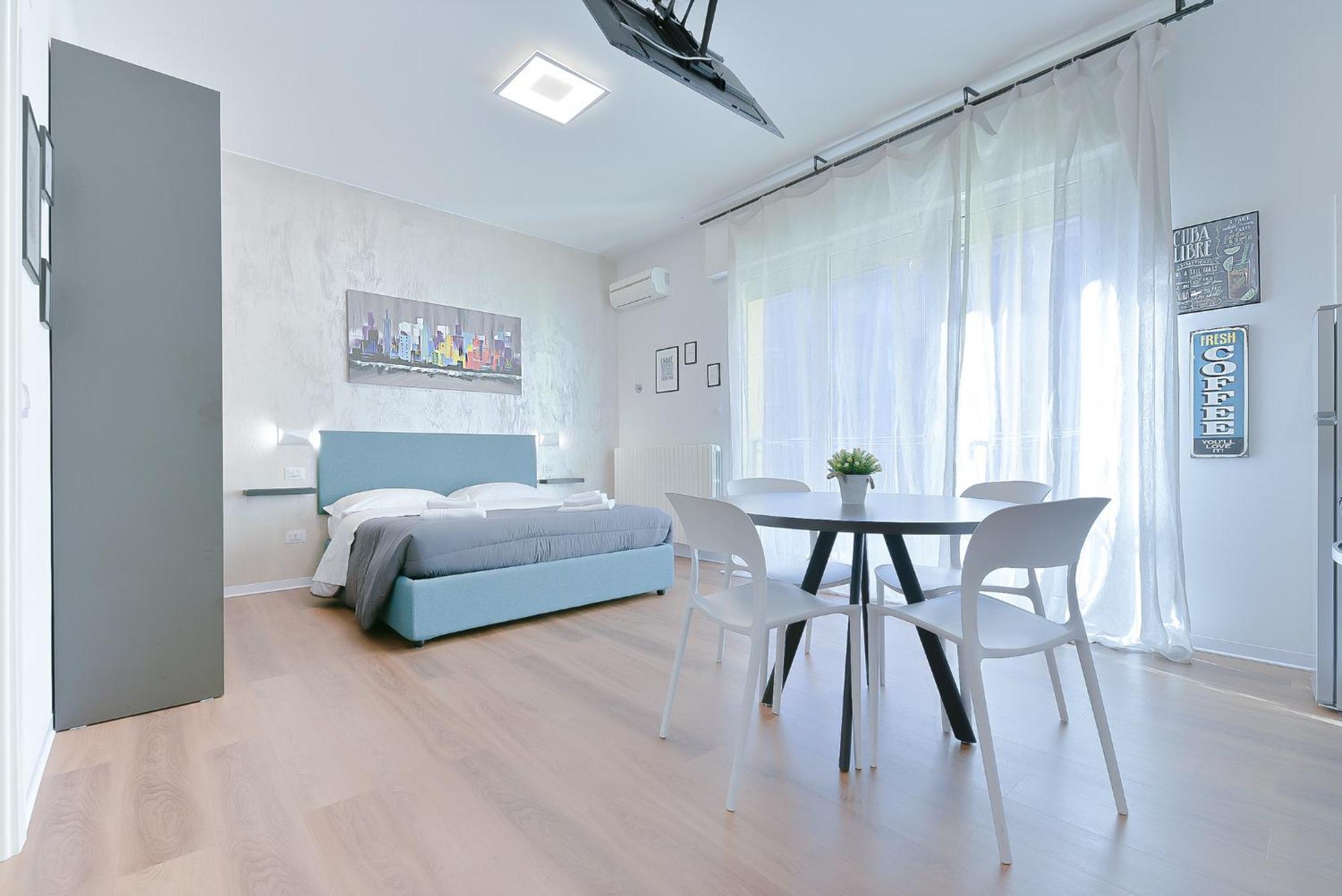 Taron House - Center Station & Fiera Apartamento