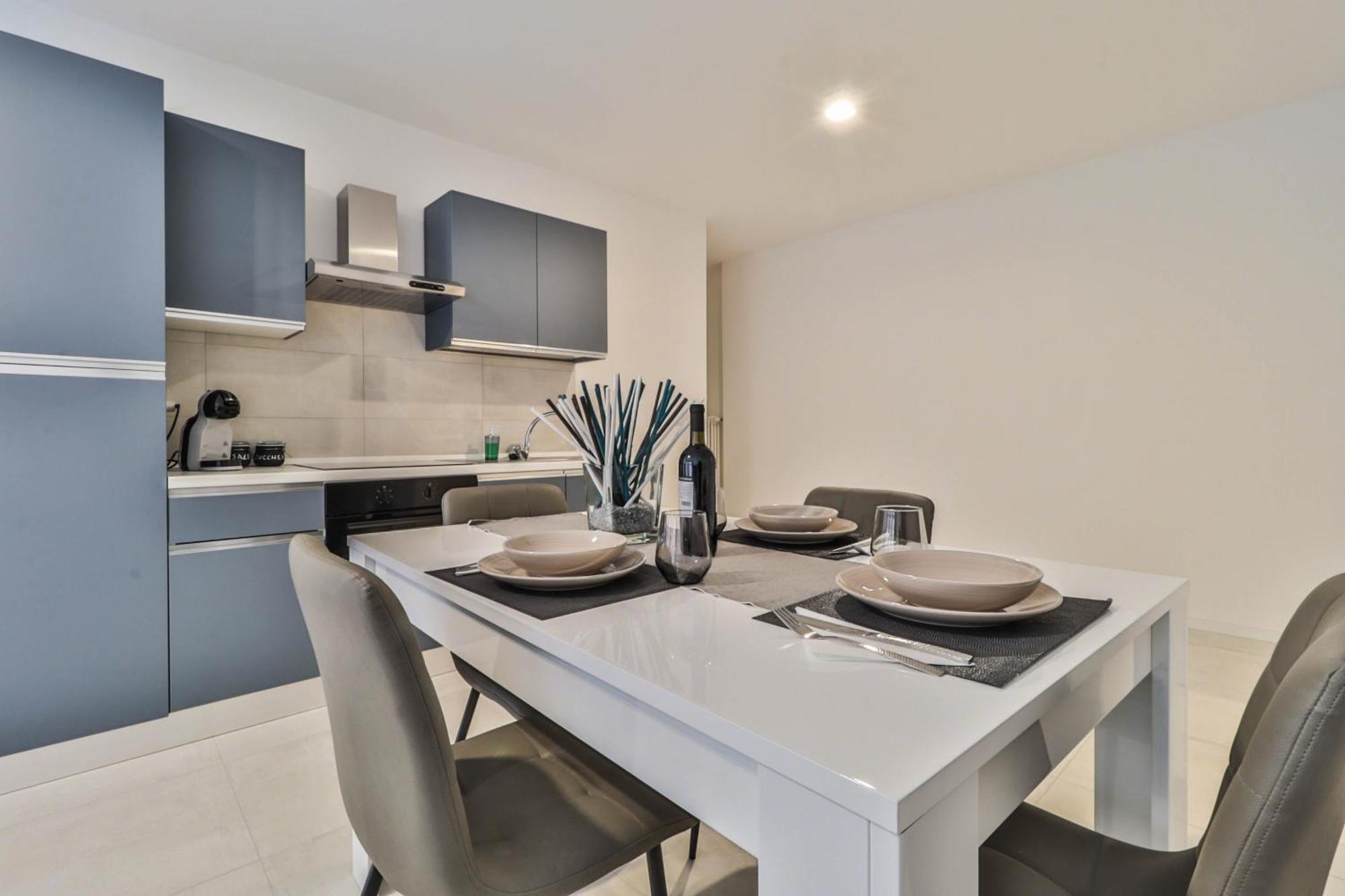 New - Mg 2 House - Centre *