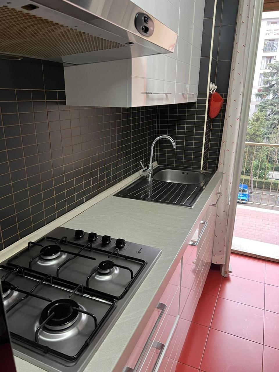 Splendido In Zona Fiera A Apartamento