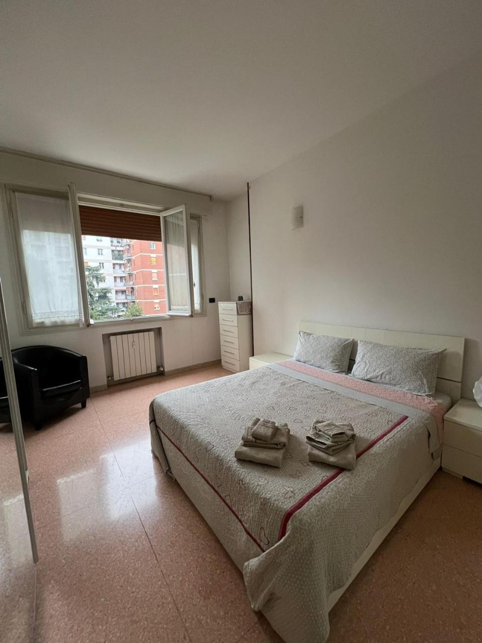 Splendido In Zona Fiera A Apartamento Bolonha