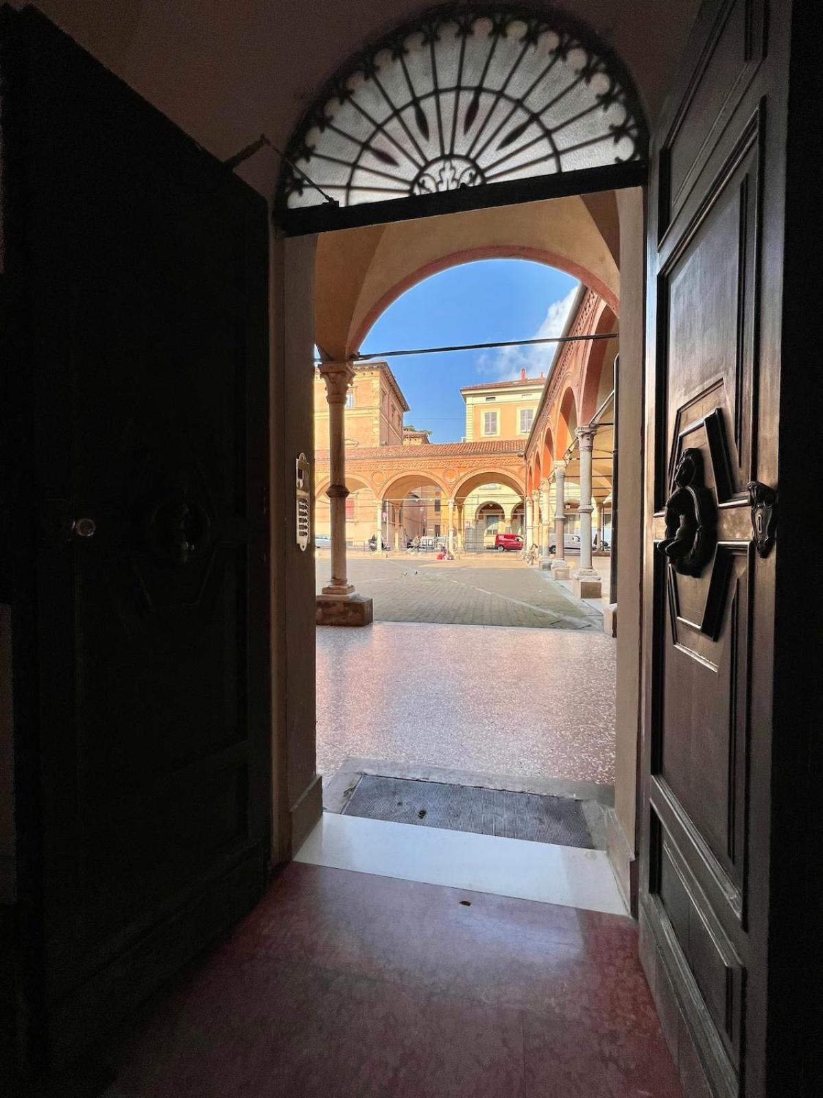 The Window On The Courtyard, Entire - La Finestra Sul Cortile, Intero