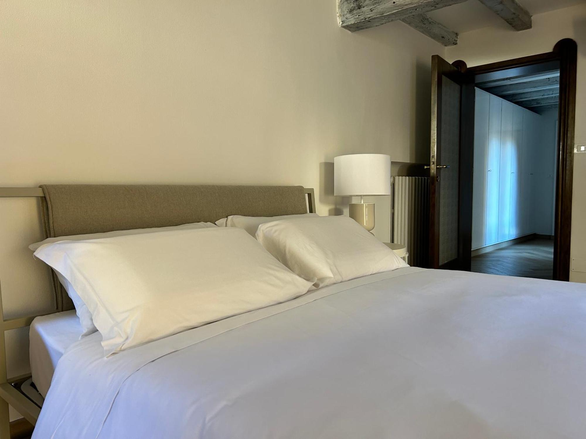 Hotel Frame